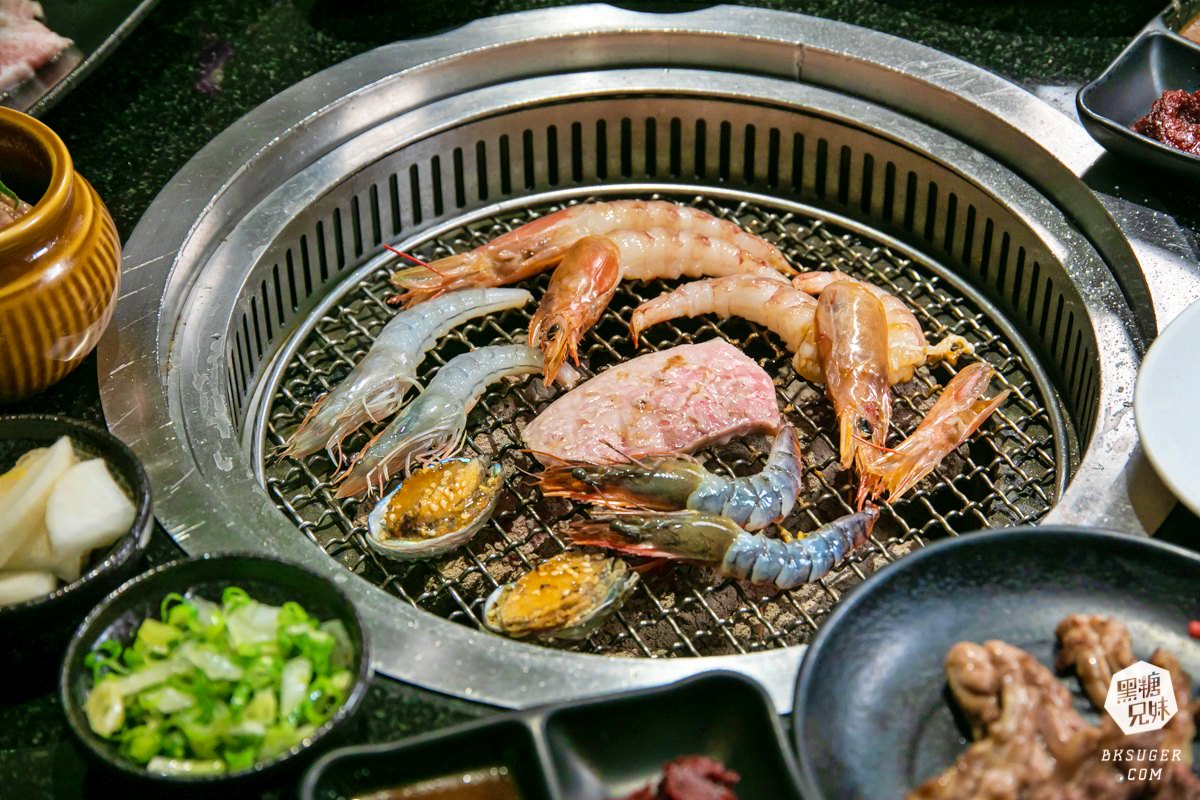 高雄燒肉吃到飽聚餐|秘町無煙炭火燒肉民族店|精緻生魚片和牛饗宴$579起任你吃 - 第46張圖 高雄燒肉吃到飽聚餐|秘町無煙炭火燒肉民族店|精緻生魚片和牛饗宴$579起任你吃