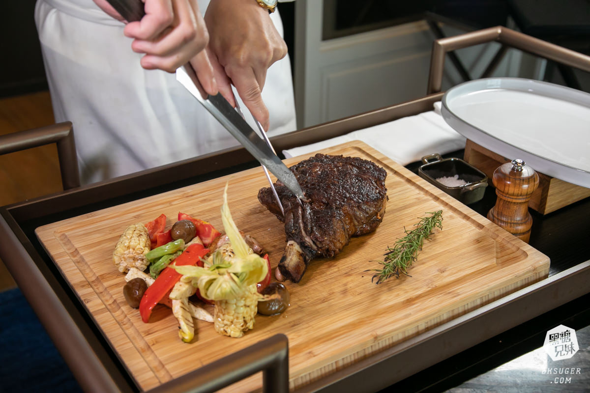 高雄漢來焰牛排館｜共享排餐＆桌邊秀互動理念｜質感小農精緻沙拉甜點自助吧