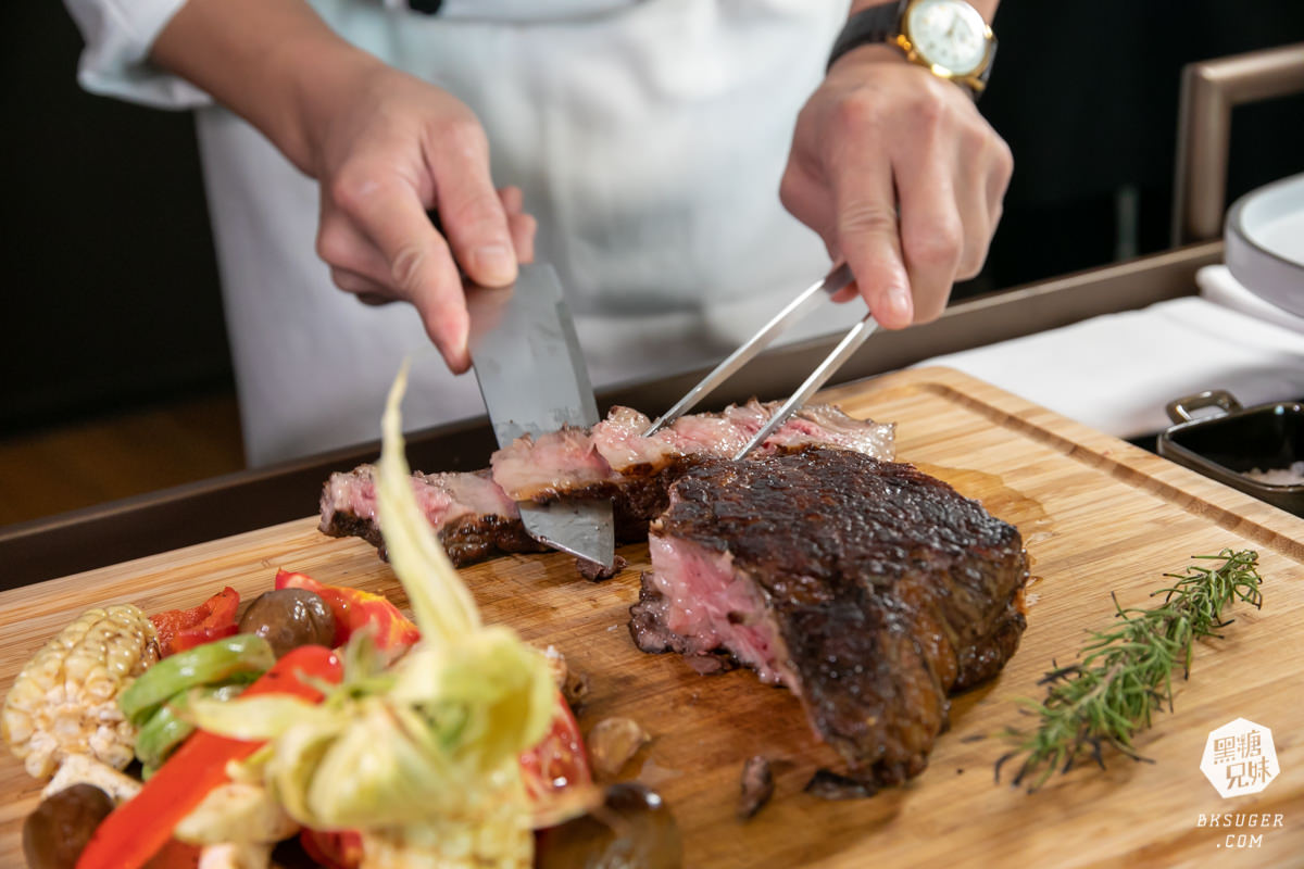 高雄漢來焰牛排館｜共享排餐＆桌邊秀互動理念｜質感小農精緻沙拉甜點自助吧