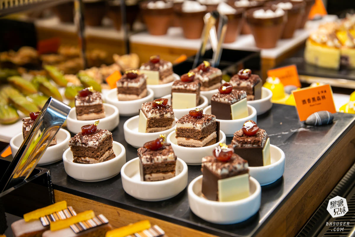 高雄漢來焰牛排館｜共享排餐＆桌邊秀互動理念｜質感小農精緻沙拉甜點自助吧