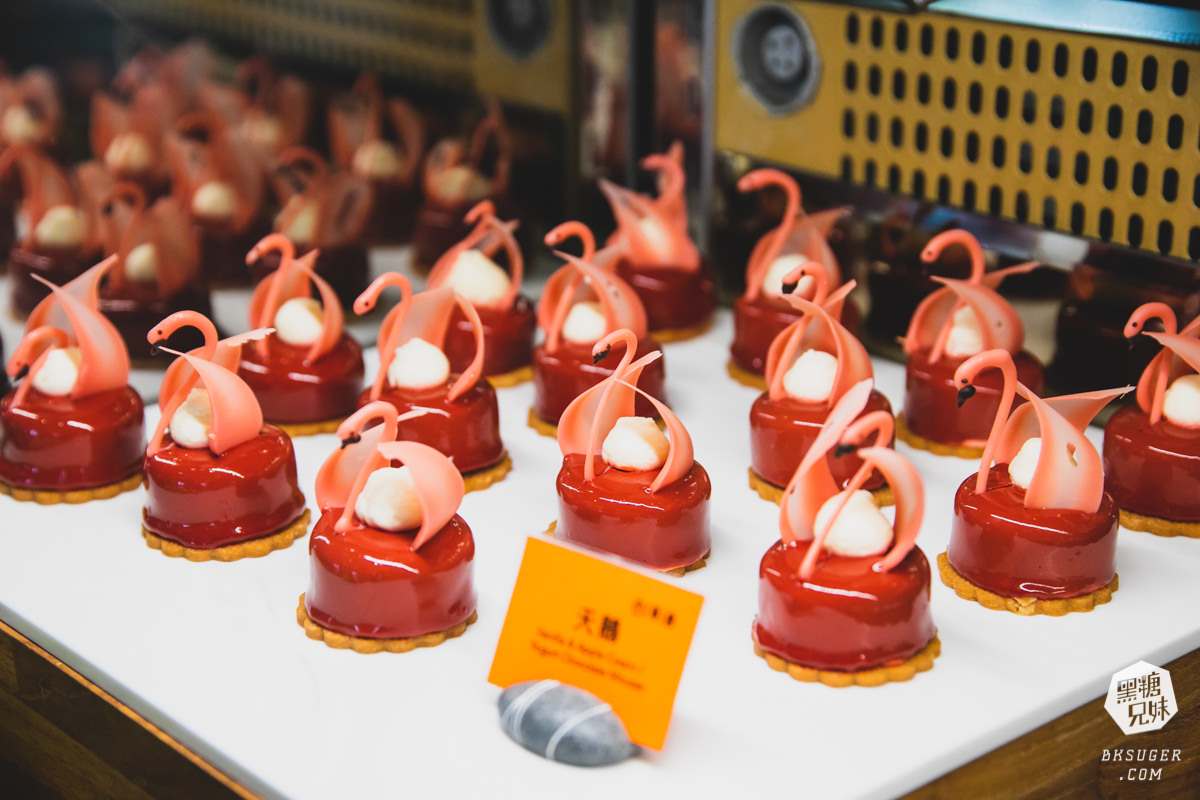 高雄漢來焰牛排館｜共享排餐＆桌邊秀互動理念｜質感小農精緻沙拉甜點自助吧