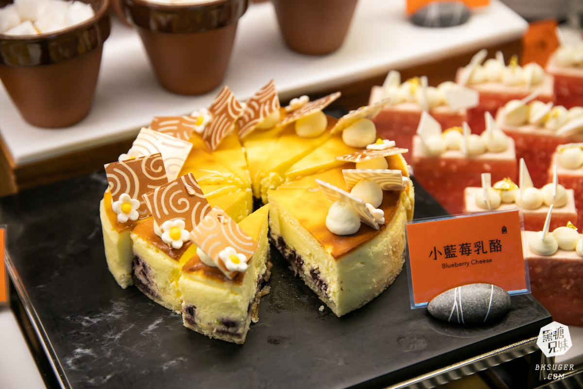 高雄漢來焰牛排館｜共享排餐＆桌邊秀互動理念｜質感小農精緻沙拉甜點自助吧