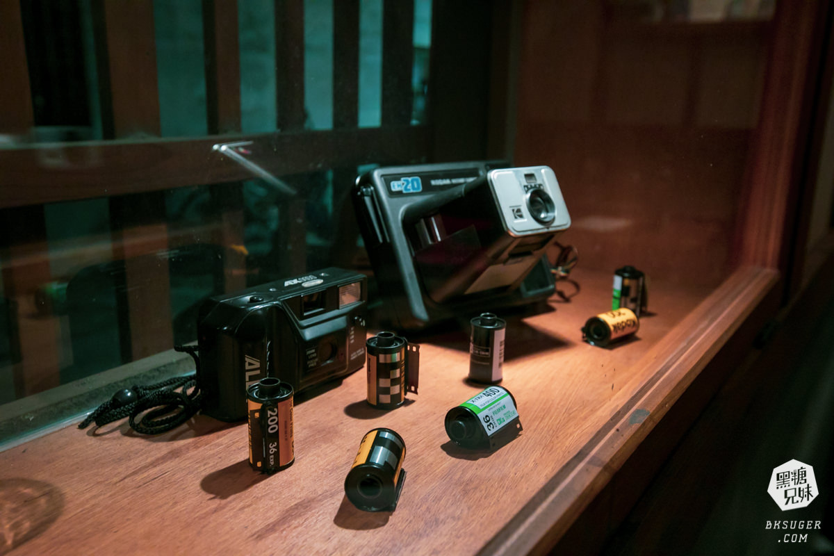 高雄特色酒吧-谷山映相館|復刻手沖相片暗房|西子灣渡輪站老屋懷舊風情酒吧 - 第5張圖 高雄特色酒吧-谷山映相館|復刻手沖相片暗房|西子灣渡輪站老屋懷舊風情酒吧