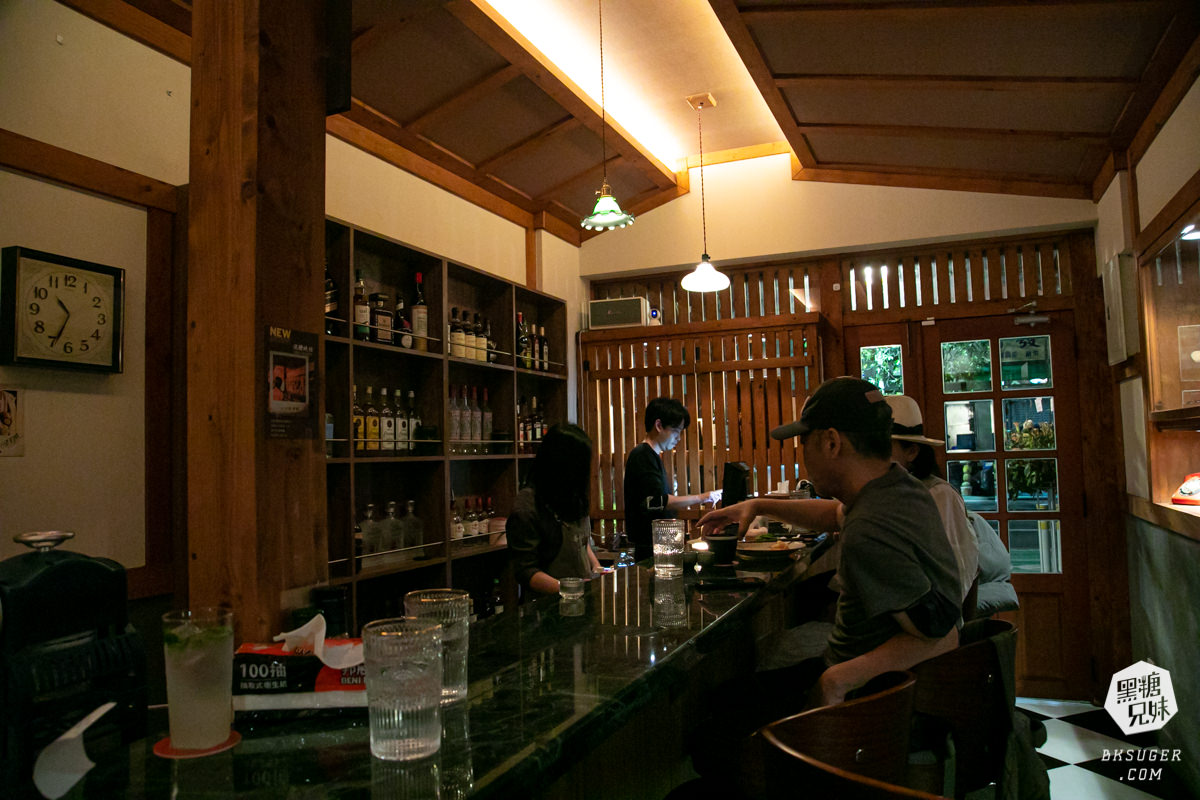 高雄特色酒吧-谷山映相館|復刻手沖相片暗房|西子灣渡輪站老屋懷舊風情酒吧 - 第20張圖 高雄特色酒吧-谷山映相館|復刻手沖相片暗房|西子灣渡輪站老屋懷舊風情酒吧