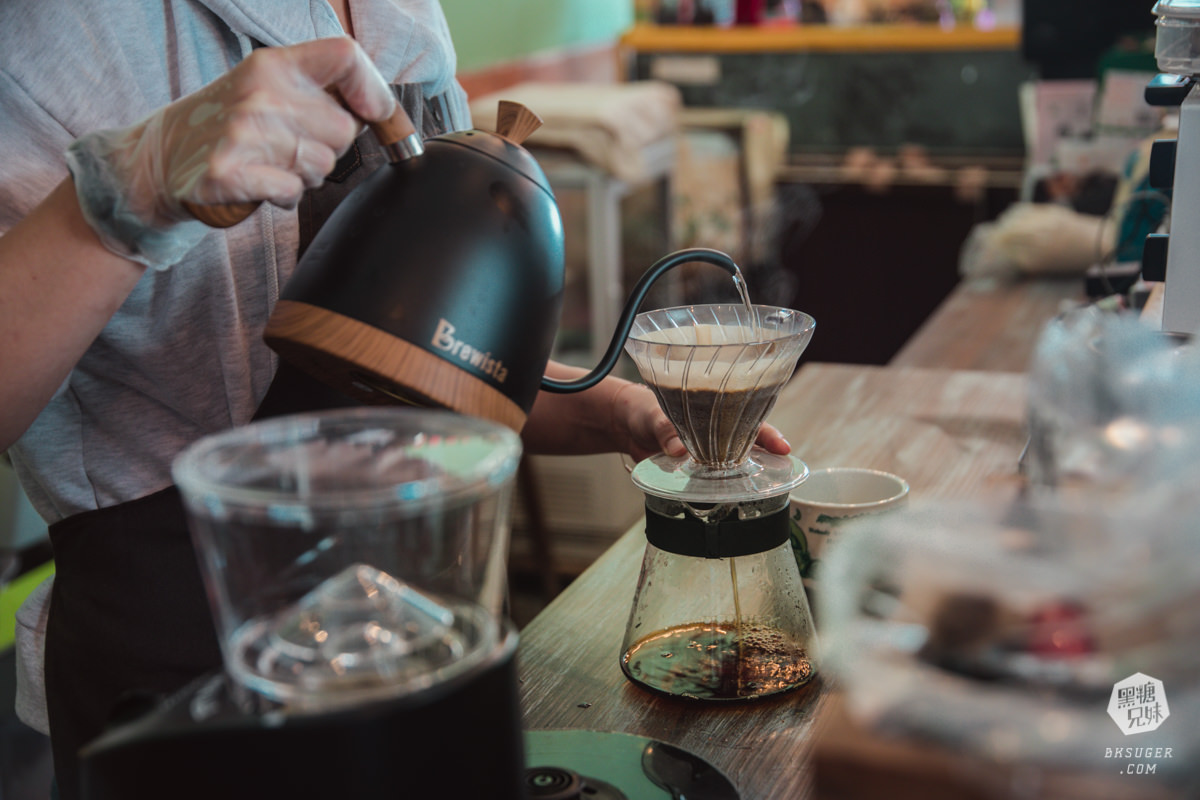 高雄甜點|賣甜點的木木屋|超復古物件下午茶,濃厚的懷舊風格|必吃手工毛巾捲! - 第9張圖 高雄甜點|賣甜點的木木屋|超復古物件下午茶,濃厚的懷舊風格|必吃手工毛巾捲!