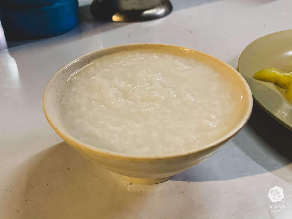 高雄宵夜素食霸主-五元粥|凌晨三點開賣只賣四小時,山腳下的排隊銅板美食 - 第11張圖 高雄宵夜素食霸主-五元粥|凌晨三點開賣只賣四小時,山腳下的排隊銅板美食