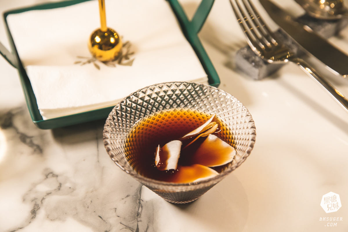 仙桃素蔬食餐廳|潛藏共享餐廳裡的私廚料理-高雄蔬食美學飲食藝術化|高雄素食餐廳聚餐推薦 - 第25張圖 仙桃素蔬食餐廳|潛藏共享餐廳裡的私廚料理-高雄蔬食美學飲食藝術化|高雄素食餐廳聚餐推薦