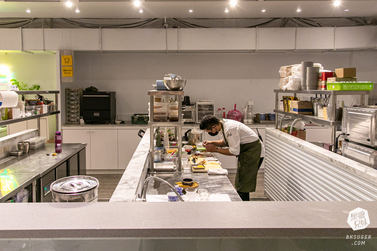 仙桃素蔬食餐廳|潛藏共享餐廳裡的私廚料理-高雄蔬食美學飲食藝術化|高雄素食餐廳聚餐推薦 - 第3張圖 仙桃素蔬食餐廳|潛藏共享餐廳裡的私廚料理-高雄蔬食美學飲食藝術化|高雄素食餐廳聚餐推薦