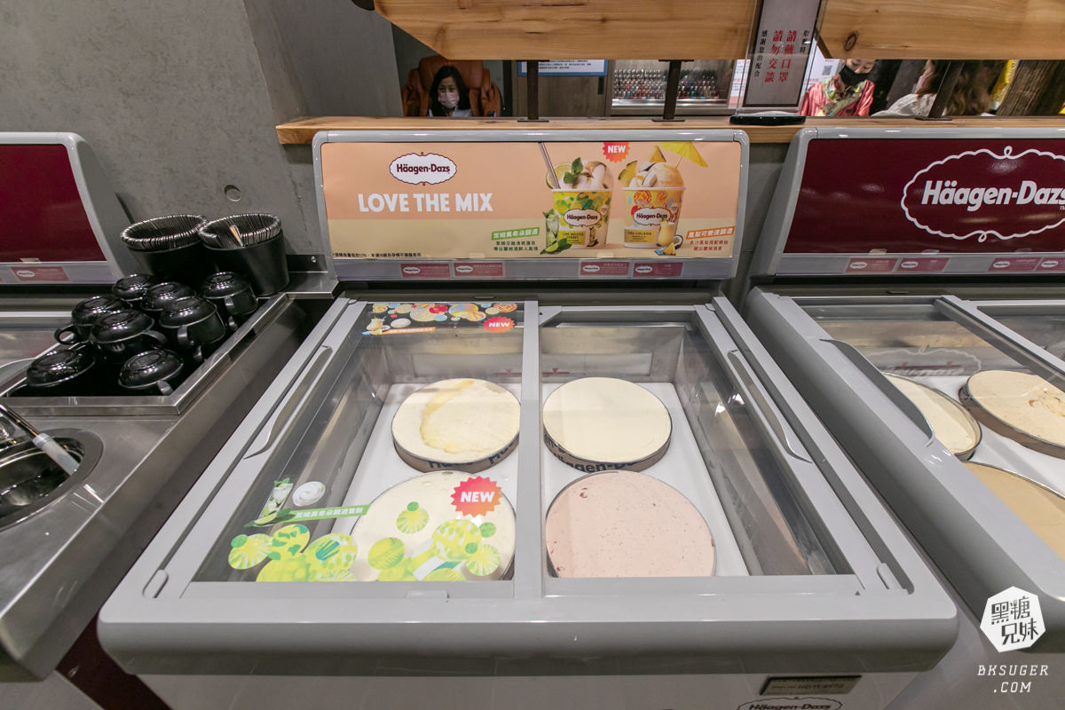 高雄義享天地餐廳｜問鼎-皇上吉祥宮廷火鍋｜宮廷裝扮＆高級龍型訂製餐具、川劇、馬辣旗下品牌