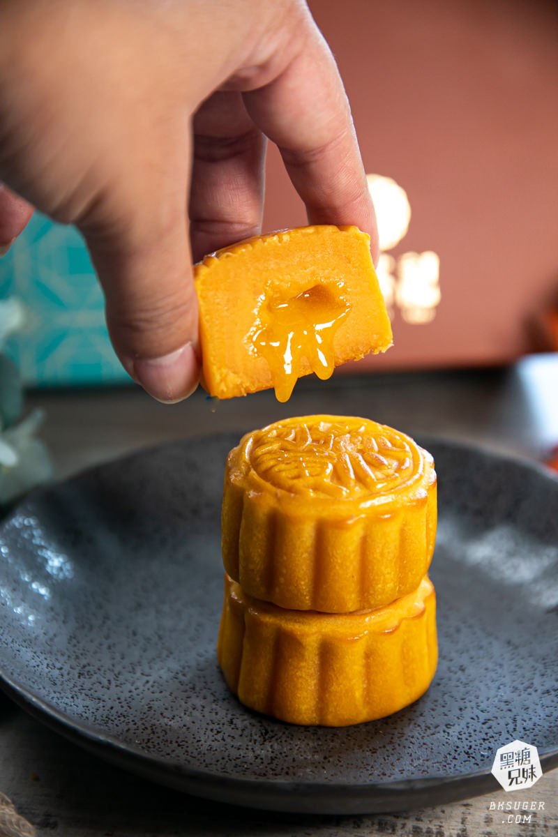 楓茶記2023中秋月餅推薦|流心奶皇vs芝麻流心月餅通通選|菠蘿蛋黃酥經典必敗伴手禮 - 第6張圖 楓茶記2023中秋月餅推薦|流心奶皇vs芝麻流心月餅通通選|菠蘿蛋黃酥經典必敗伴手禮