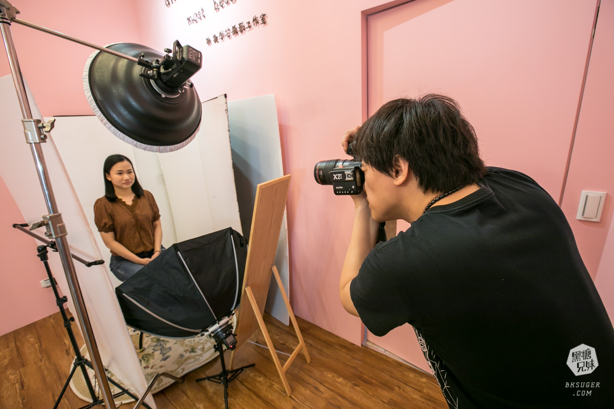 高雄證件照推薦|詠捷彤芯攝影工作室|2022身分證證件照、護照證件照拍攝|高雄攝影推薦楊書偉 - 第23張圖 高雄證件照推薦|詠捷彤芯攝影工作室|2022身分證證件照、護照證件照拍攝|高雄攝影推薦楊書偉