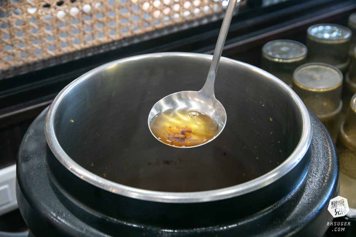 (已歇業)會安越南海鮮燒烤-高雄明誠店|獨有的中越料理風格搭配燒烤、特色鍋物|必吃煎斑燒、越式甘蔗蝦 - 第10張圖 (已歇業)會安越南海鮮燒烤-高雄明誠店|獨有的中越料理風格搭配燒烤、特色鍋物|必吃煎斑燒、越式甘蔗蝦