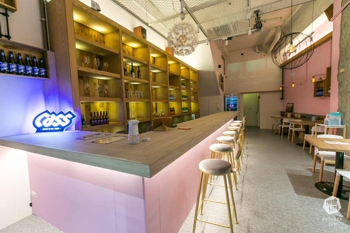 高雄韓式炸雞餐廳-脆穀韓式炸雞|絕美粉紅酒吧配炸雞|閨蜜界必訪韓系炸雞店 - 第4張圖 高雄韓式炸雞餐廳-脆穀韓式炸雞|絕美粉紅酒吧配炸雞|閨蜜界必訪韓系炸雞店