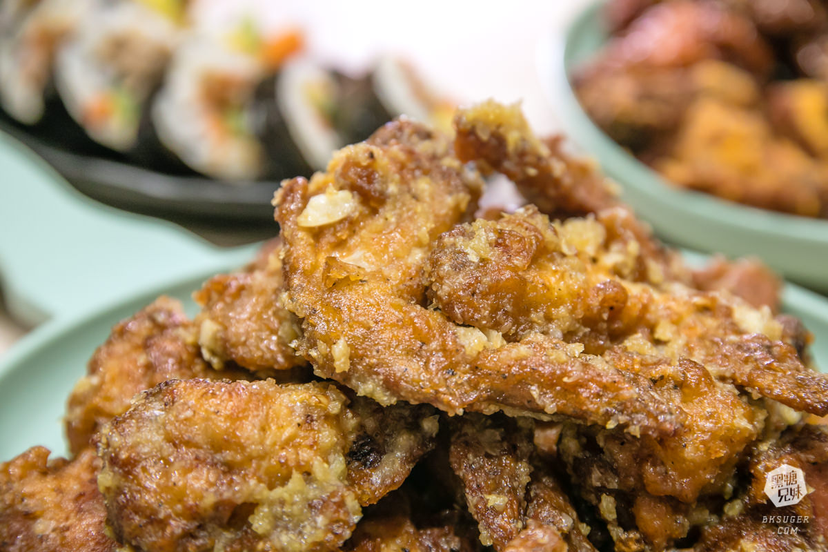 高雄韓式炸雞餐廳-脆穀韓式炸雞|絕美粉紅酒吧配炸雞|閨蜜界必訪韓系炸雞店 - 第15張圖 高雄韓式炸雞餐廳-脆穀韓式炸雞|絕美粉紅酒吧配炸雞|閨蜜界必訪韓系炸雞店