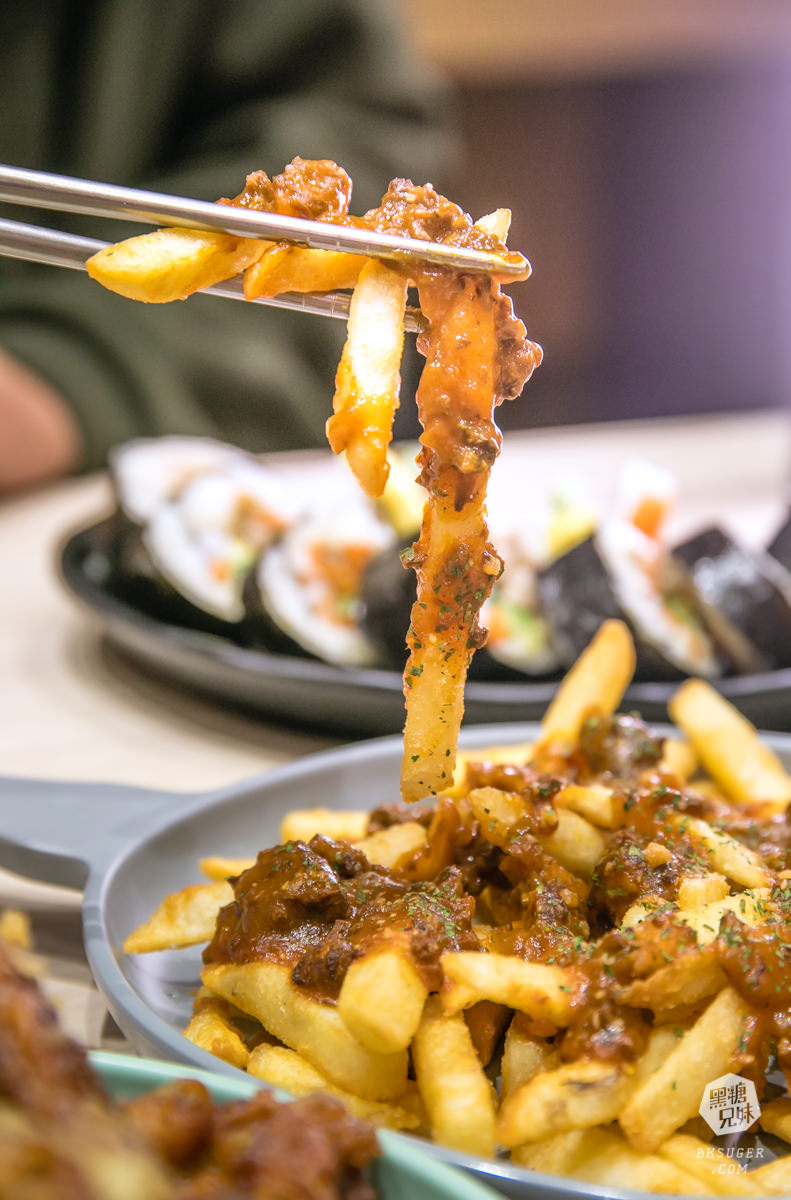 高雄韓式炸雞餐廳-脆穀韓式炸雞|絕美粉紅酒吧配炸雞|閨蜜界必訪韓系炸雞店 - 第34張圖 高雄韓式炸雞餐廳-脆穀韓式炸雞|絕美粉紅酒吧配炸雞|閨蜜界必訪韓系炸雞店