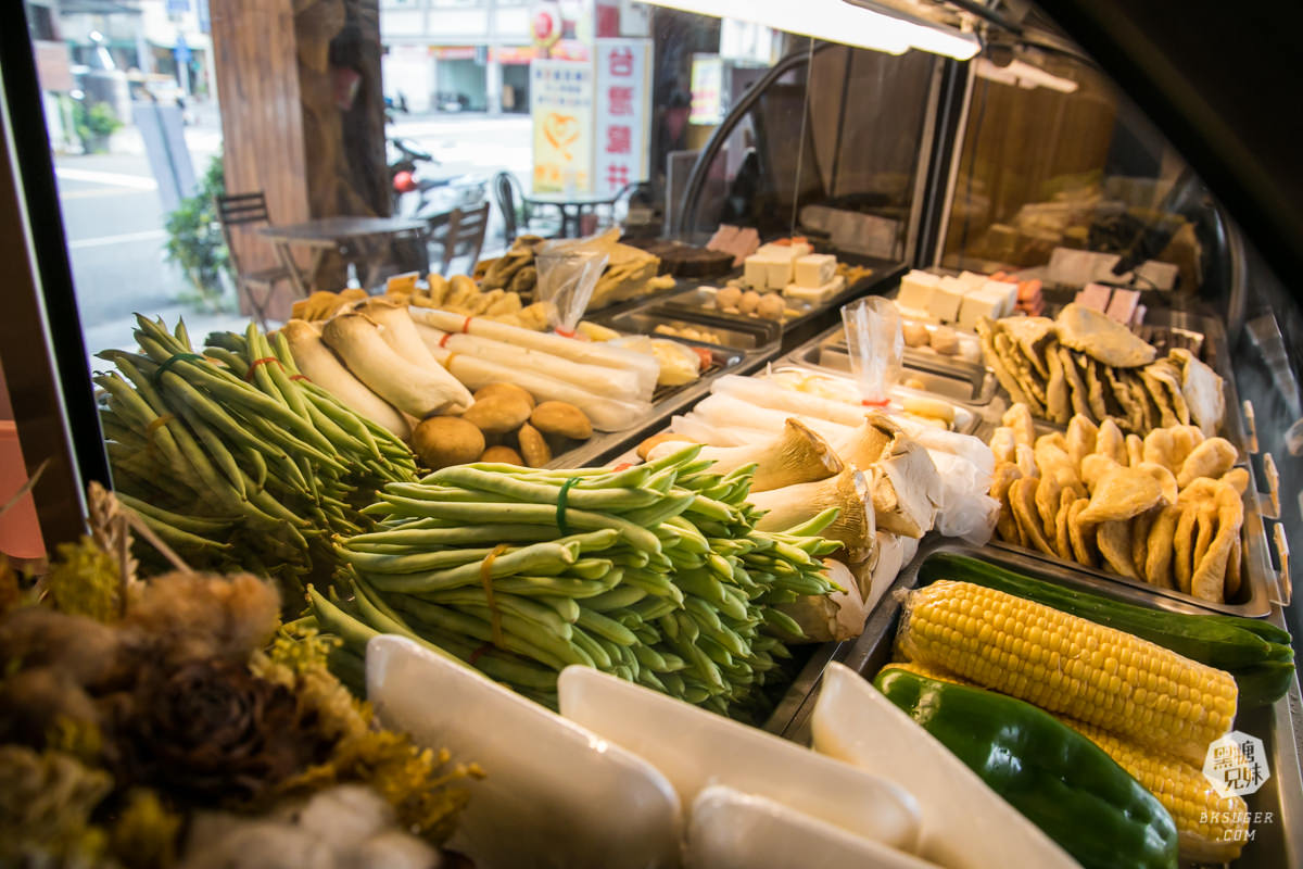 高雄宵夜鹹酥雞-雞動組|高醫大附近的店面質感鹹酥雞|雞排多汁網路評價超高!! - 第6張圖 高雄宵夜鹹酥雞-雞動組|高醫大附近的店面質感鹹酥雞|雞排多汁網路評價超高!!