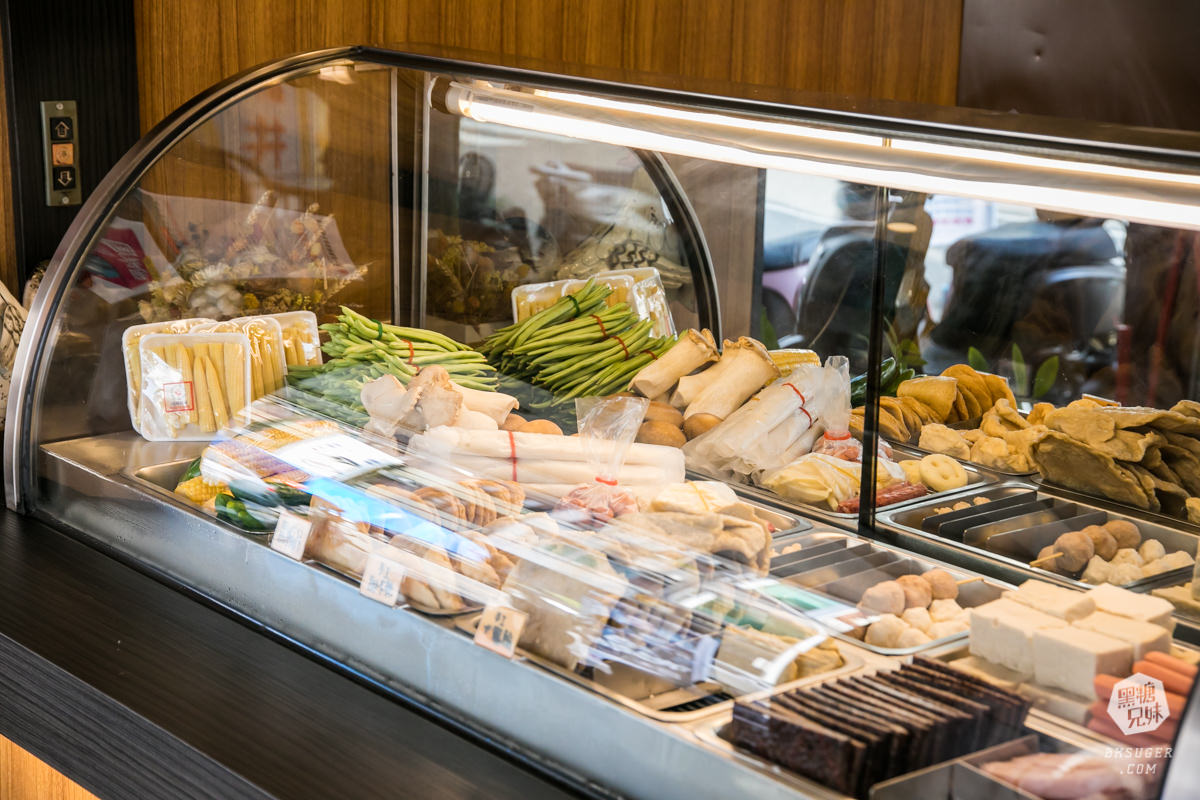 高雄宵夜鹹酥雞-雞動組|高醫大附近的店面質感鹹酥雞|雞排多汁網路評價超高!! - 第4張圖 高雄宵夜鹹酥雞-雞動組|高醫大附近的店面質感鹹酥雞|雞排多汁網路評價超高!!