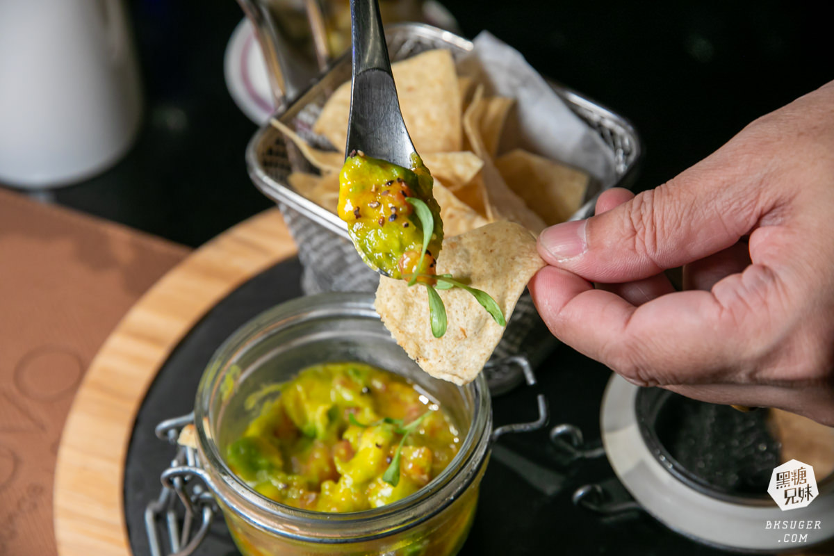 高雄餐酒館推薦|PAVO餐酒館 x Bar Home聯名客座 與TCRC主理人阿翔-夏季聯名調酒在地特色 - 第14張圖 高雄餐酒館推薦|PAVO餐酒館 x Bar Home聯名客座 與TCRC主理人阿翔-夏季聯名調酒在地特色