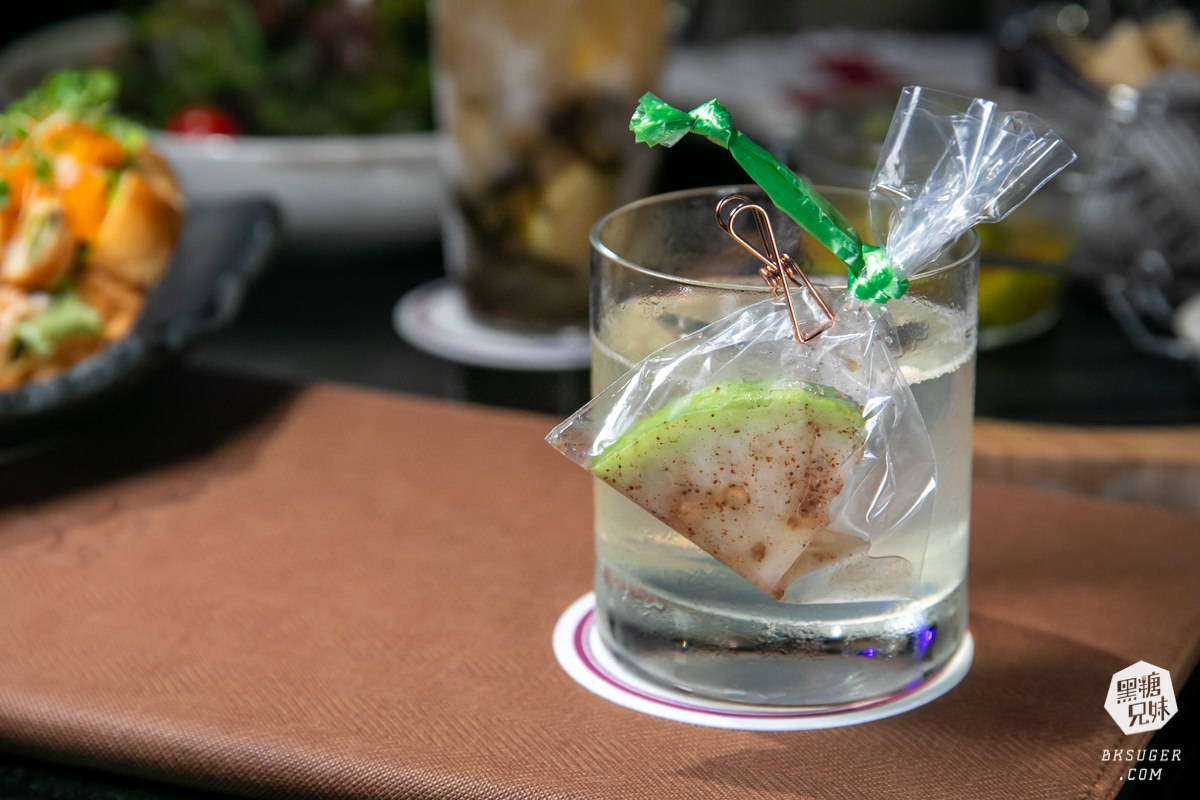 高雄餐酒館推薦|PAVO餐酒館 x Bar Home聯名客座 與TCRC主理人阿翔-夏季聯名調酒在地特色 - 第7張圖 高雄餐酒館推薦|PAVO餐酒館 x Bar Home聯名客座 與TCRC主理人阿翔-夏季聯名調酒在地特色