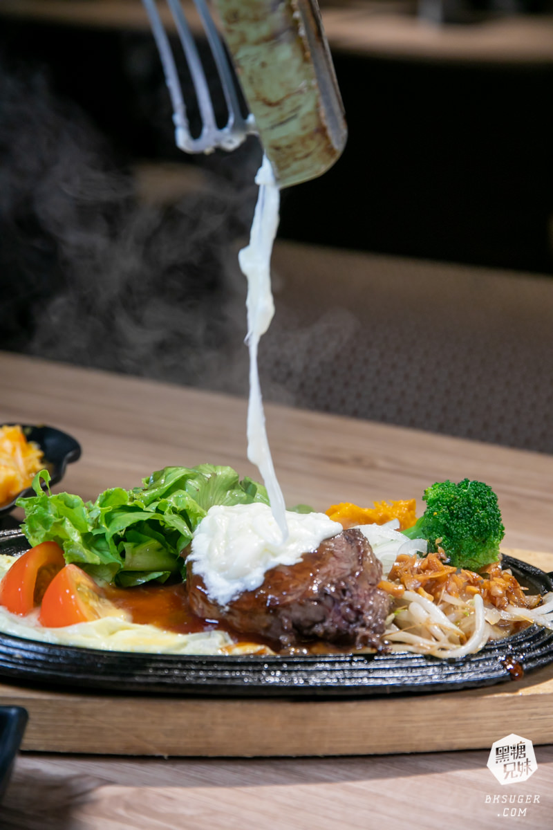 高雄牛排推薦|鬥牛士牛排食堂五福店|隱藏版熔岩起司系列|牛排海鮮九宮格外帶回家烤 - 第17張圖 高雄牛排推薦|鬥牛士牛排食堂五福店|隱藏版熔岩起司系列|牛排海鮮九宮格外帶回家烤