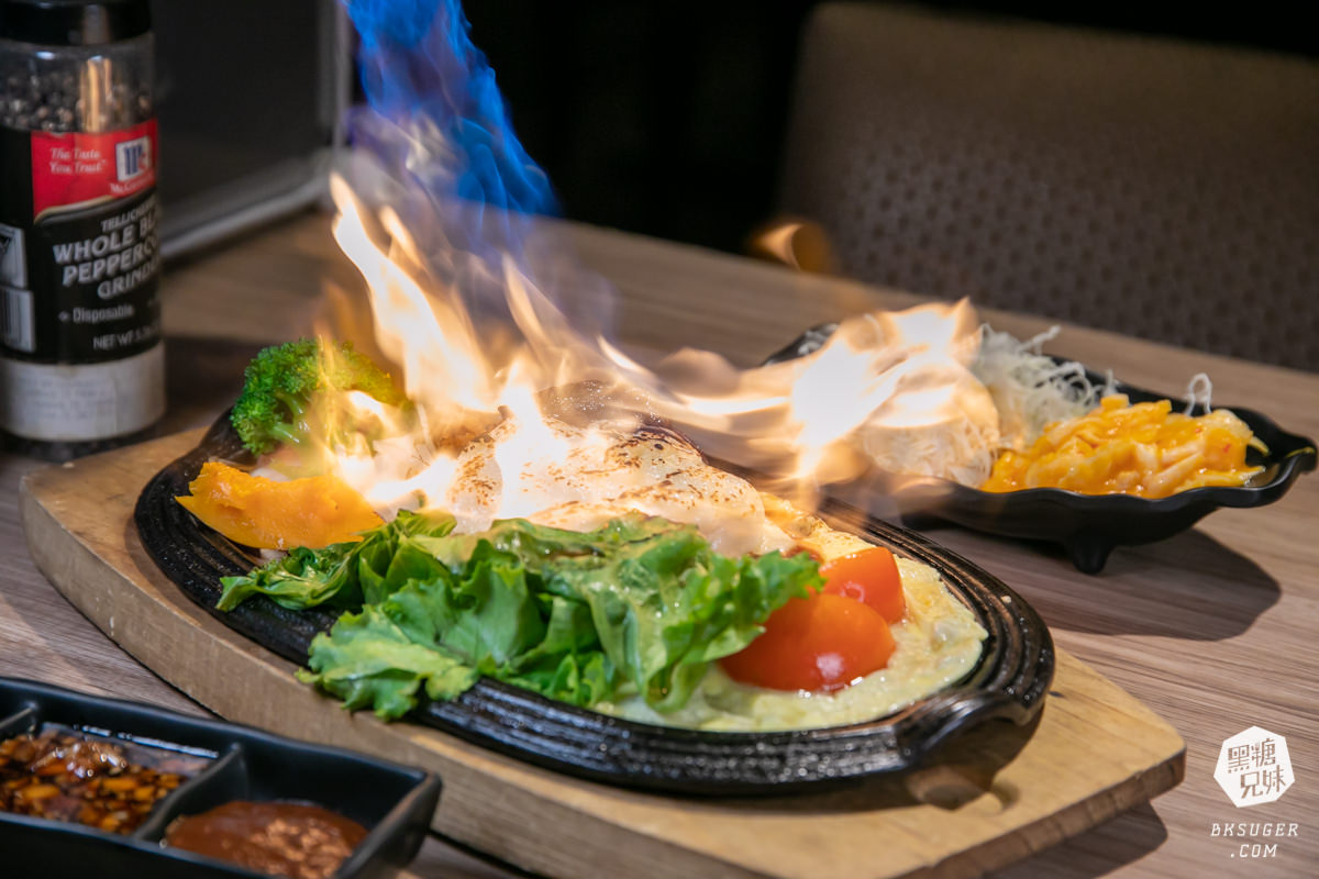 高雄牛排推薦|鬥牛士牛排食堂五福店|隱藏版熔岩起司系列|牛排海鮮九宮格外帶回家烤 - 第19張圖 高雄牛排推薦|鬥牛士牛排食堂五福店|隱藏版熔岩起司系列|牛排海鮮九宮格外帶回家烤