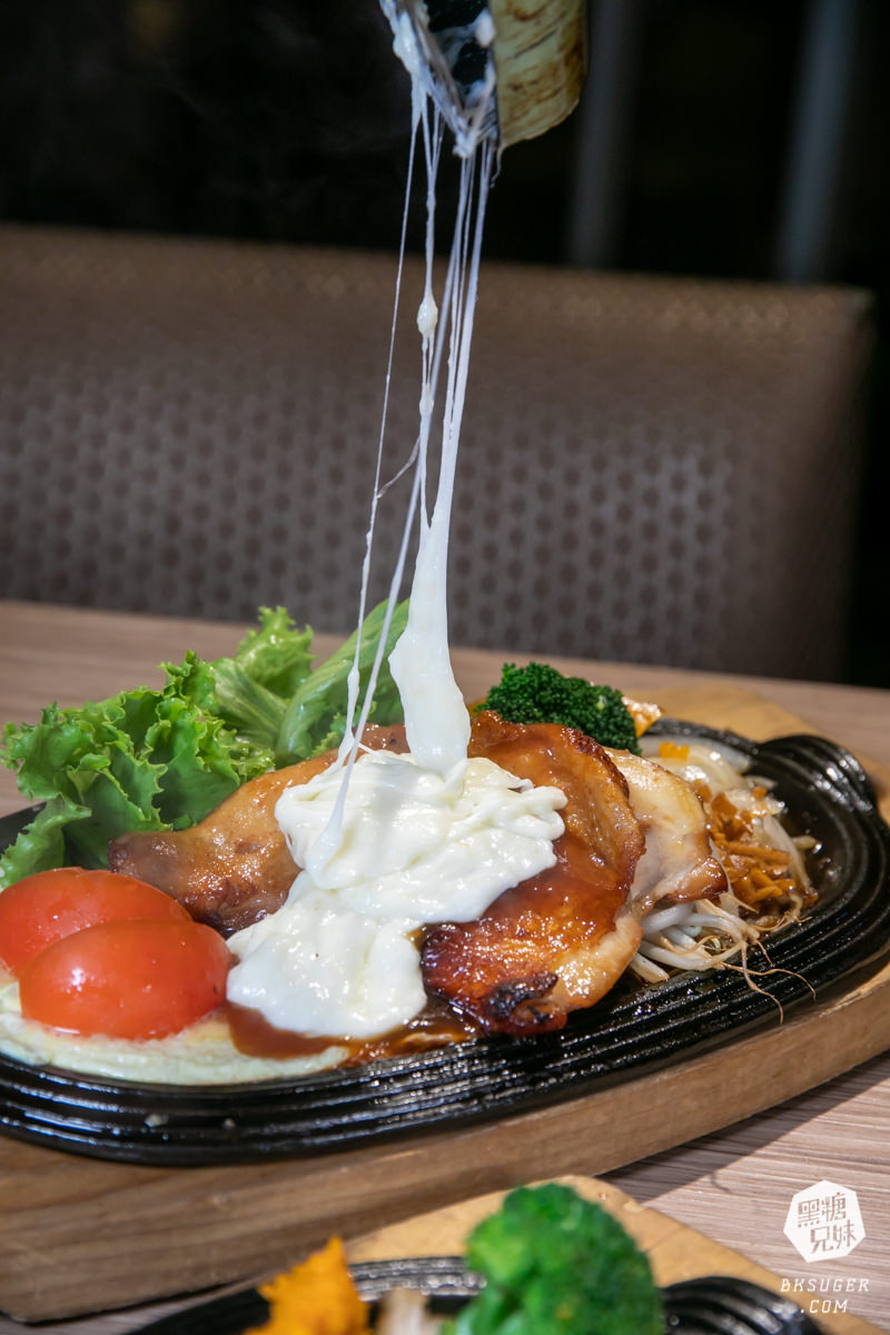 高雄牛排推薦|鬥牛士牛排食堂五福店|隱藏版熔岩起司系列|牛排海鮮九宮格外帶回家烤 - 第23張圖 高雄牛排推薦|鬥牛士牛排食堂五福店|隱藏版熔岩起司系列|牛排海鮮九宮格外帶回家烤