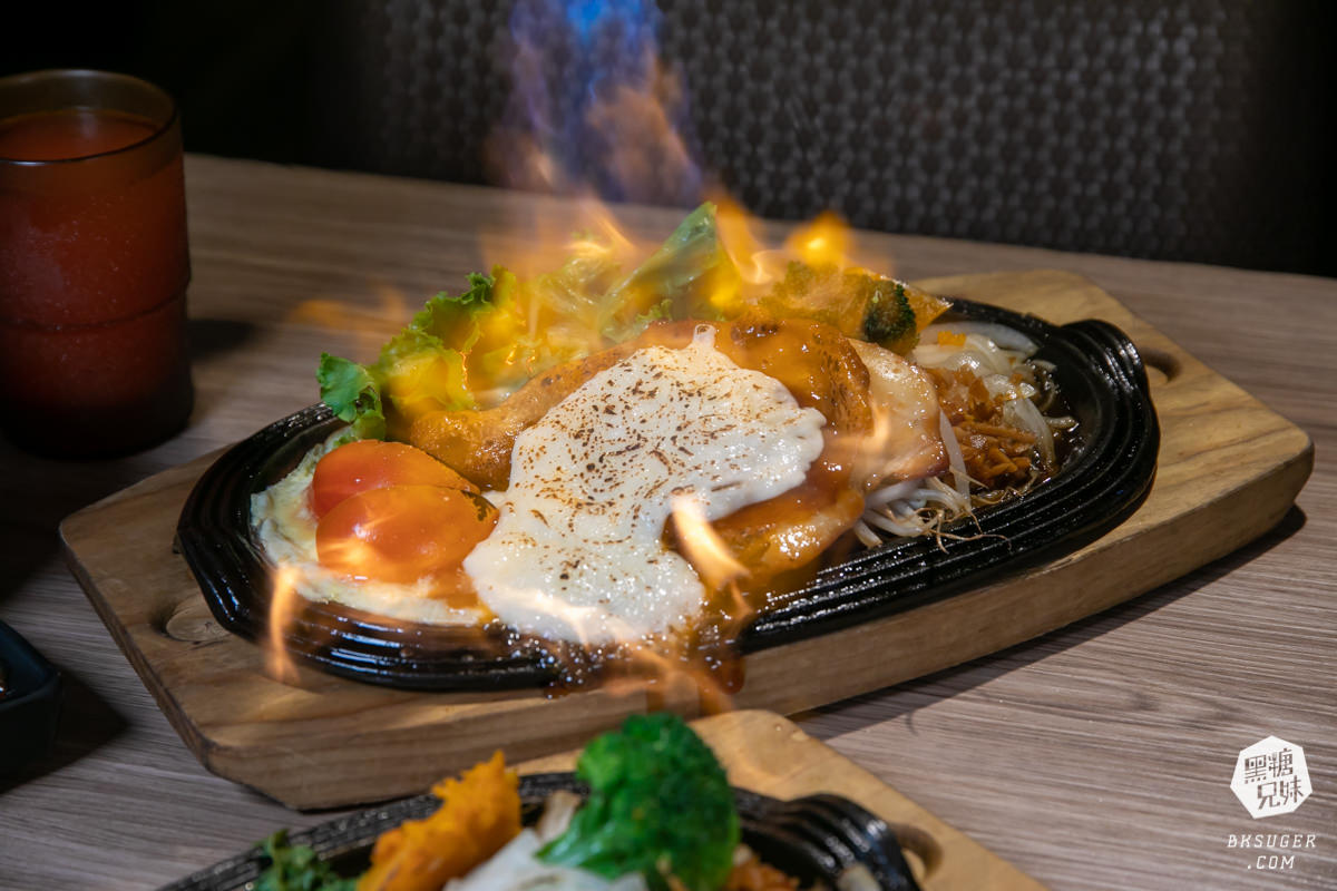 高雄牛排推薦|鬥牛士牛排食堂五福店|隱藏版熔岩起司系列|牛排海鮮九宮格外帶回家烤 - 第24張圖 高雄牛排推薦|鬥牛士牛排食堂五福店|隱藏版熔岩起司系列|牛排海鮮九宮格外帶回家烤