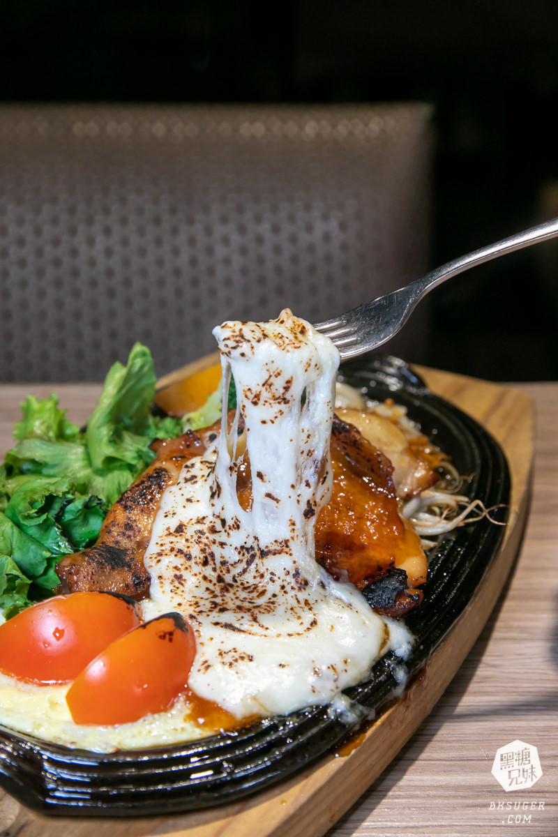 高雄牛排推薦|鬥牛士牛排食堂五福店|隱藏版熔岩起司系列|牛排海鮮九宮格外帶回家烤 - 第27張圖 高雄牛排推薦|鬥牛士牛排食堂五福店|隱藏版熔岩起司系列|牛排海鮮九宮格外帶回家烤