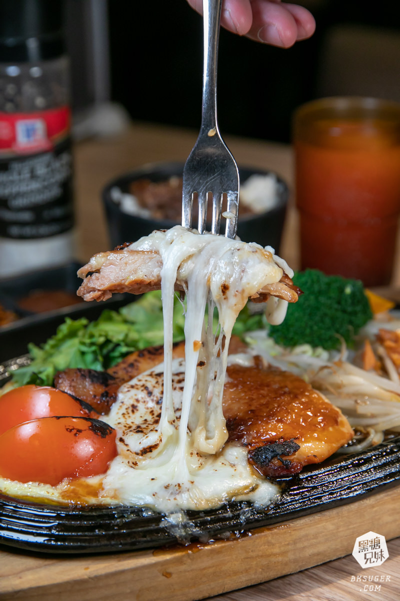 高雄牛排推薦|鬥牛士牛排食堂五福店|隱藏版熔岩起司系列|牛排海鮮九宮格外帶回家烤 - 第28張圖 高雄牛排推薦|鬥牛士牛排食堂五福店|隱藏版熔岩起司系列|牛排海鮮九宮格外帶回家烤