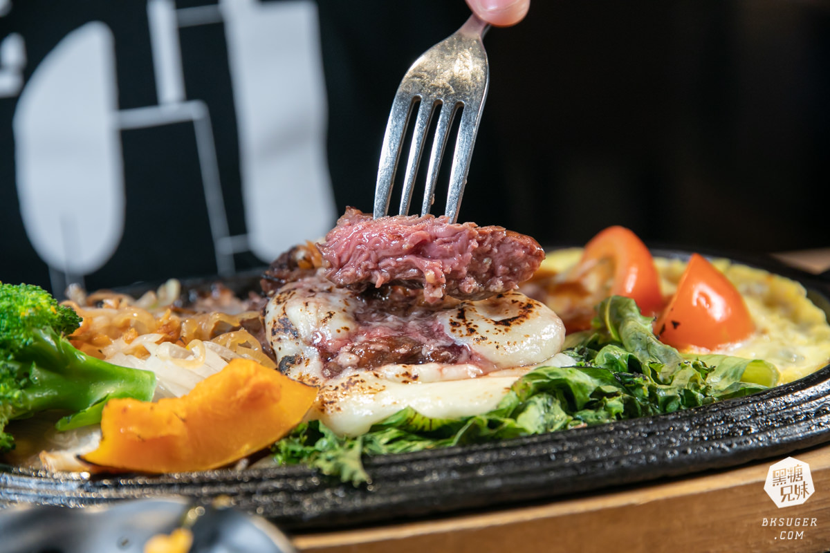 高雄牛排推薦|鬥牛士牛排食堂五福店|隱藏版熔岩起司系列|牛排海鮮九宮格外帶回家烤 - 第22張圖 高雄牛排推薦|鬥牛士牛排食堂五福店|隱藏版熔岩起司系列|牛排海鮮九宮格外帶回家烤