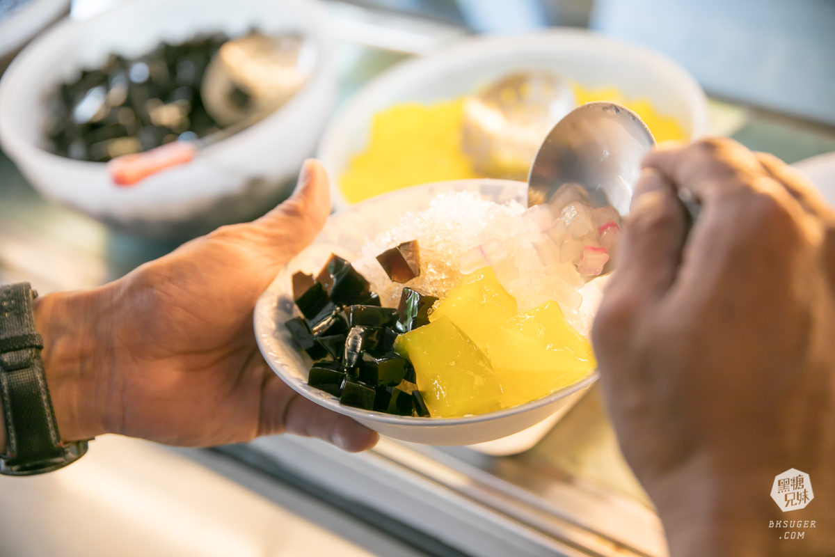 鳳山文衡路美食-古名豆花王|冰品只要$25元?超便宜卻真材實料的豆花冰品|古早味真正的威力? - 第24張圖 鳳山文衡路美食-古名豆花王|冰品只要$25元?超便宜卻真材實料的豆花冰品|古早味真正的威力?