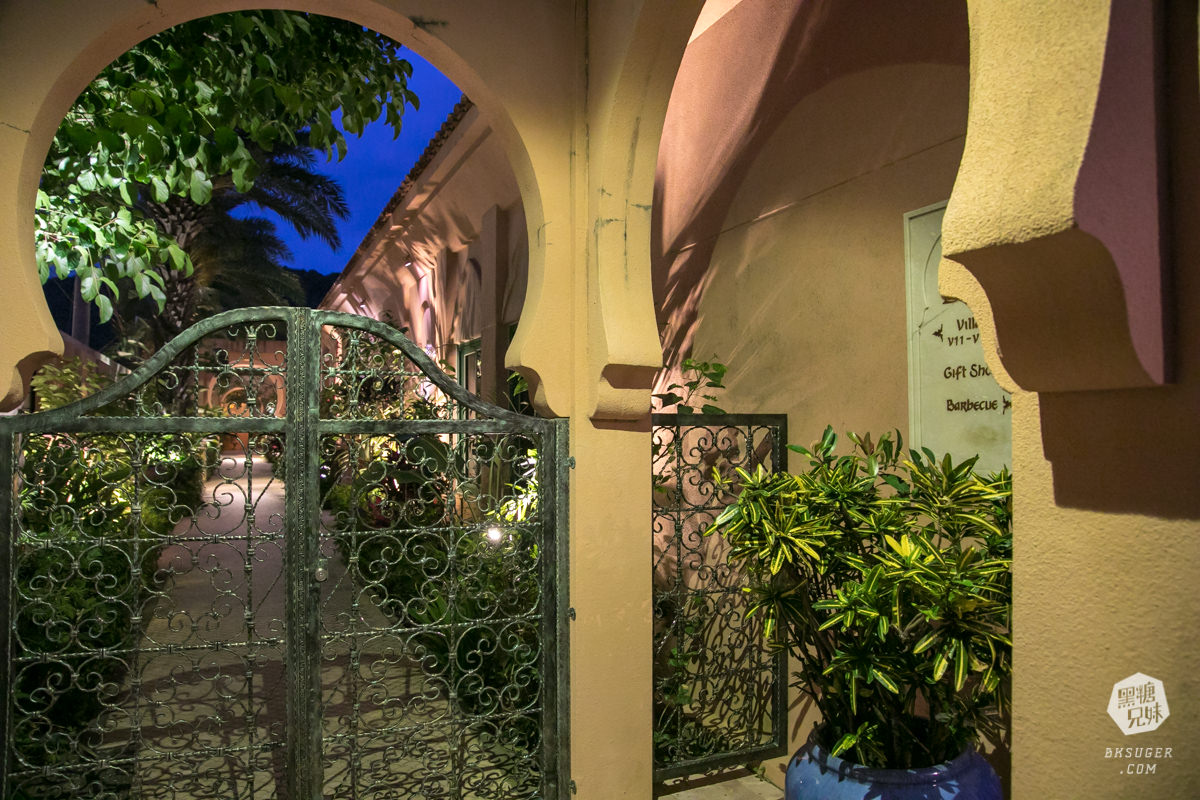 墾丁住宿推薦|亞曼達會館-豪華的異國風情搭配超大泳池住宿、Villa住宿|免費中東服飾體驗