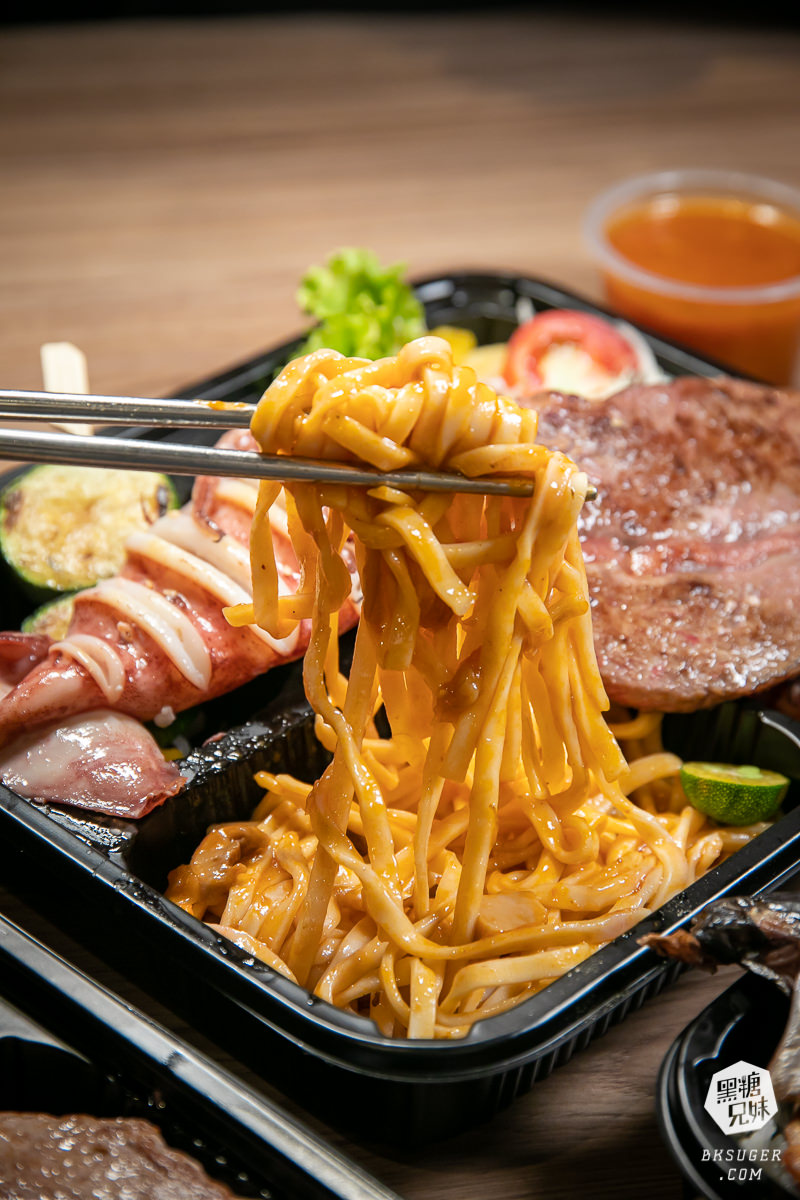 高雄2022防疫便當外帶推薦|鬥牛士牛排食堂|200有找的升級版特選牛排外帶-店內吃的帶回家都吃得到喔 - 第7張圖 高雄2022防疫便當外帶推薦|鬥牛士牛排食堂|200有找的升級版特選牛排外帶-店內吃的帶回家都吃得到喔