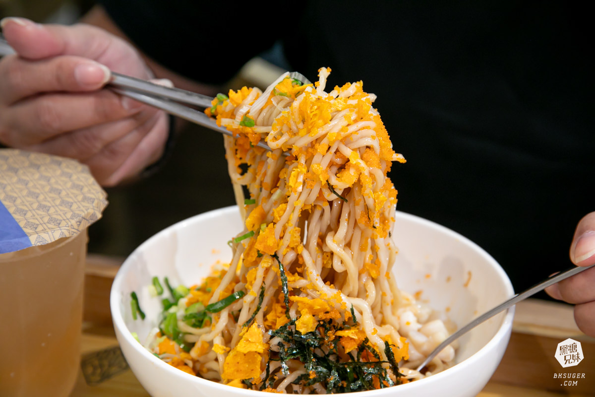 高雄麵店推薦|和林拾麵|獨創干貝麵鮮香風味|高雄創意麵食一麵兩吃 雞白湯拌入吃法 - 第26張圖 高雄麵店推薦|和林拾麵|獨創干貝麵鮮香風味|高雄創意麵食一麵兩吃 雞白湯拌入吃法