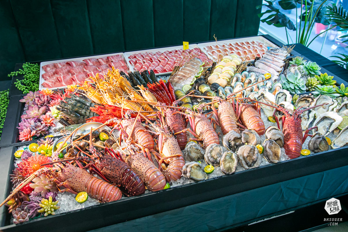 梨花A5和牛放題|高雄春酒特別企劃10人共享的扶桑之宴|龍蝦超大活鮑魚鮮美上桌一人一隻 - 第11張圖 梨花A5和牛放題|高雄春酒特別企劃10人共享的扶桑之宴|龍蝦超大活鮑魚鮮美上桌一人一隻