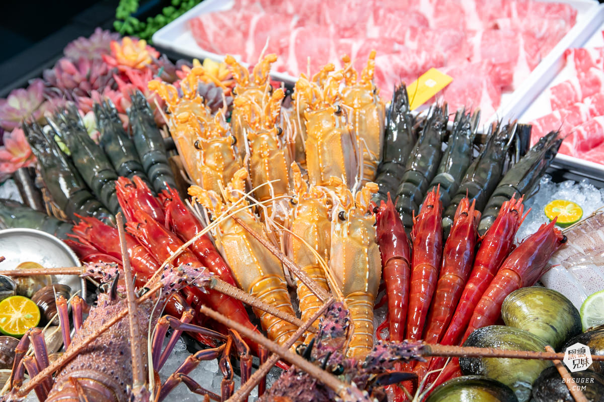 梨花A5和牛放題|高雄春酒特別企劃10人共享的扶桑之宴|龍蝦超大活鮑魚鮮美上桌一人一隻 - 第14張圖 梨花A5和牛放題|高雄春酒特別企劃10人共享的扶桑之宴|龍蝦超大活鮑魚鮮美上桌一人一隻