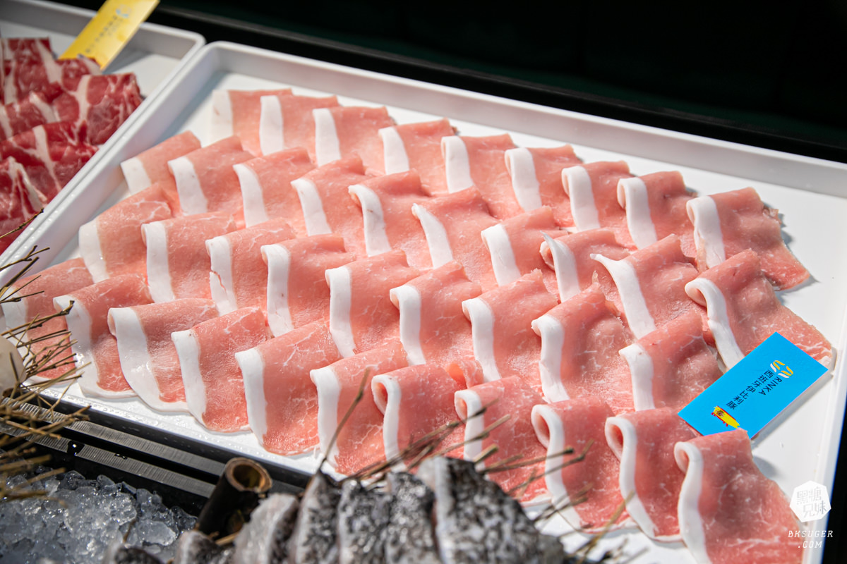 梨花A5和牛放題|高雄春酒特別企劃10人共享的扶桑之宴|龍蝦超大活鮑魚鮮美上桌一人一隻 - 第21張圖 梨花A5和牛放題|高雄春酒特別企劃10人共享的扶桑之宴|龍蝦超大活鮑魚鮮美上桌一人一隻