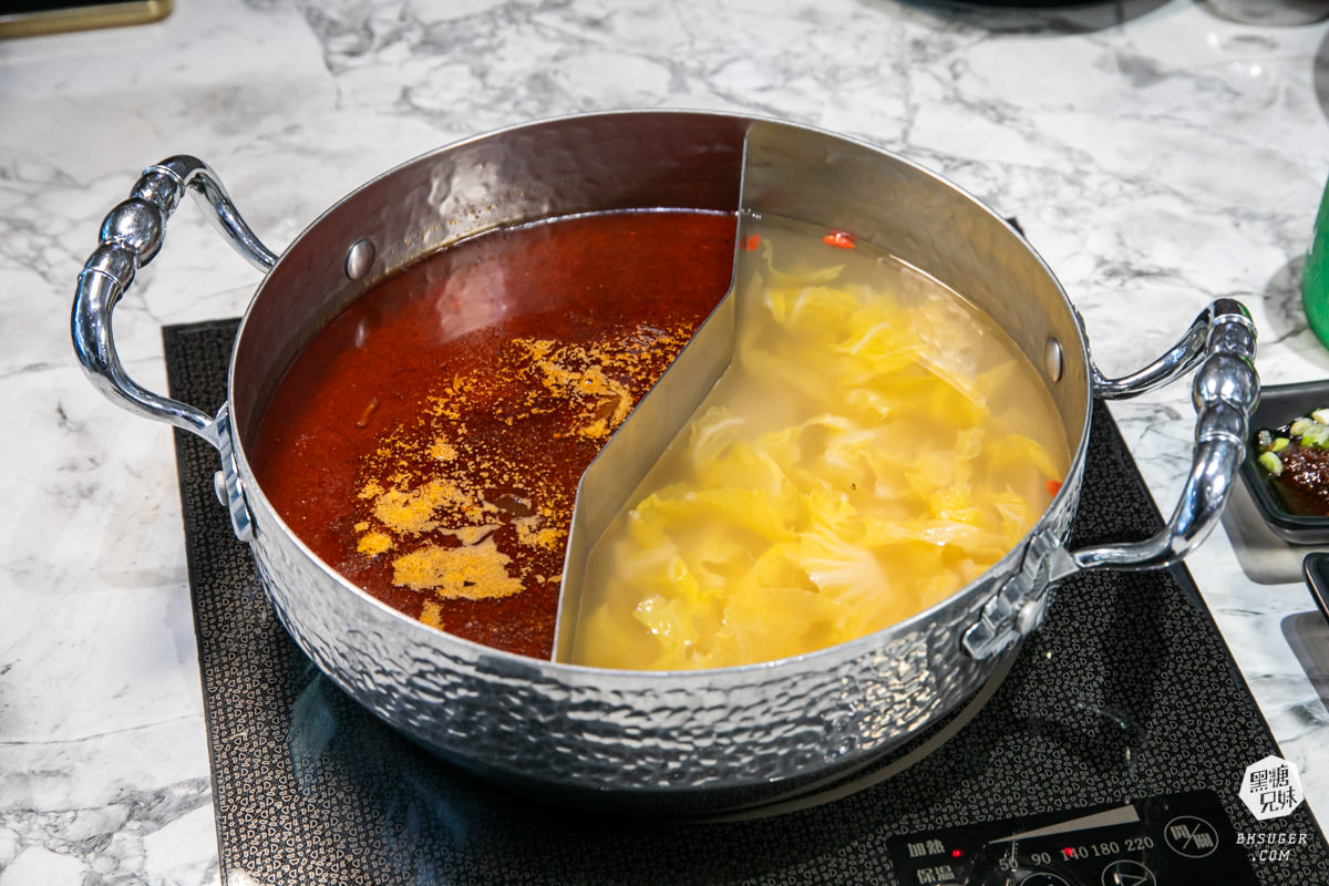 梨花A5和牛放題|高雄春酒特別企劃10人共享的扶桑之宴|龍蝦超大活鮑魚鮮美上桌一人一隻 - 第22張圖 梨花A5和牛放題|高雄春酒特別企劃10人共享的扶桑之宴|龍蝦超大活鮑魚鮮美上桌一人一隻