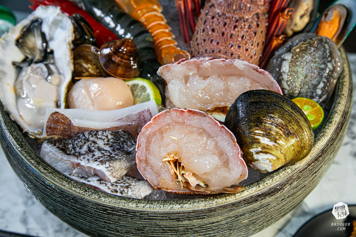 梨花A5和牛放題|高雄春酒特別企劃10人共享的扶桑之宴|龍蝦超大活鮑魚鮮美上桌一人一隻 - 第31張圖 梨花A5和牛放題|高雄春酒特別企劃10人共享的扶桑之宴|龍蝦超大活鮑魚鮮美上桌一人一隻