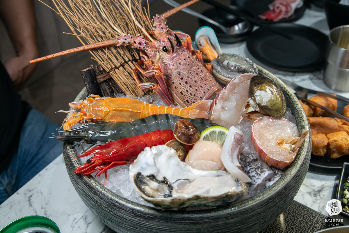 梨花A5和牛放題|高雄春酒特別企劃10人共享的扶桑之宴|龍蝦超大活鮑魚鮮美上桌一人一隻 - 第35張圖 梨花A5和牛放題|高雄春酒特別企劃10人共享的扶桑之宴|龍蝦超大活鮑魚鮮美上桌一人一隻