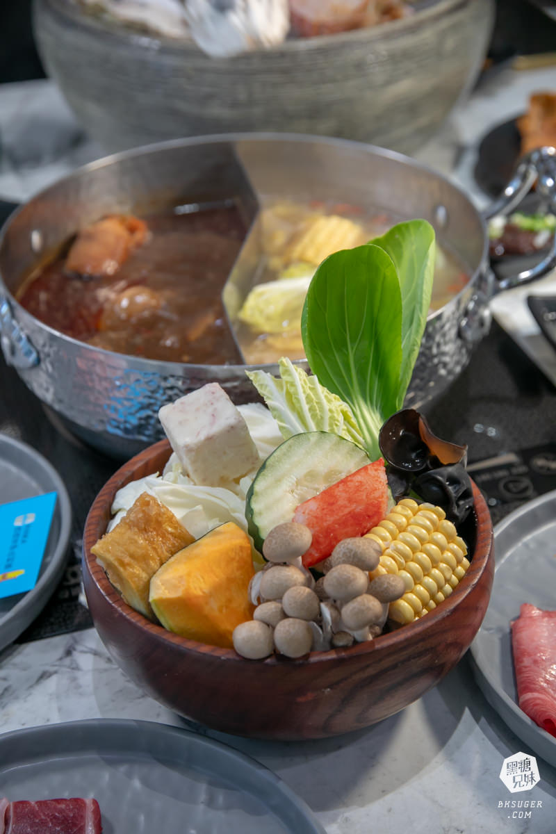 梨花A5和牛放題|高雄春酒特別企劃10人共享的扶桑之宴|龍蝦超大活鮑魚鮮美上桌一人一隻 - 第36張圖 梨花A5和牛放題|高雄春酒特別企劃10人共享的扶桑之宴|龍蝦超大活鮑魚鮮美上桌一人一隻