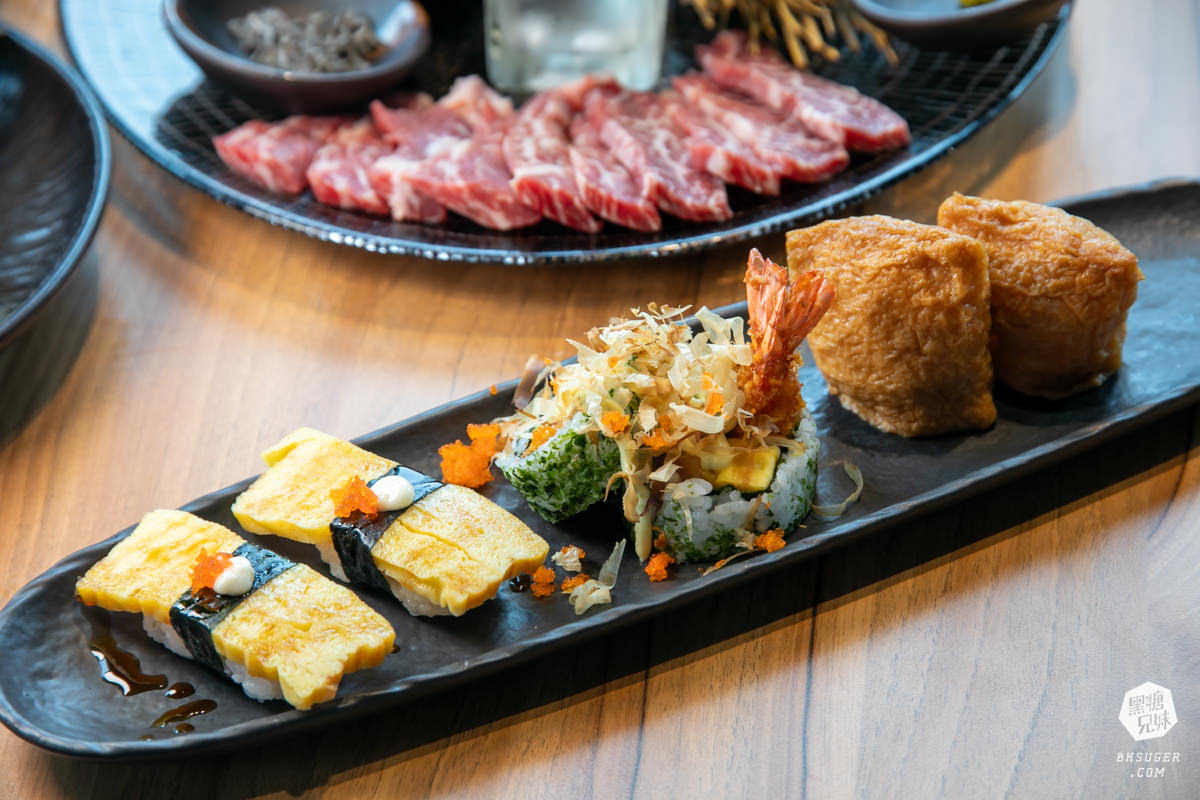 燒肉無双高雄澄清館｜鳳山燒肉氣派的用餐空間-專屬地下停車場｜精緻燒肉套餐2024聚餐推薦