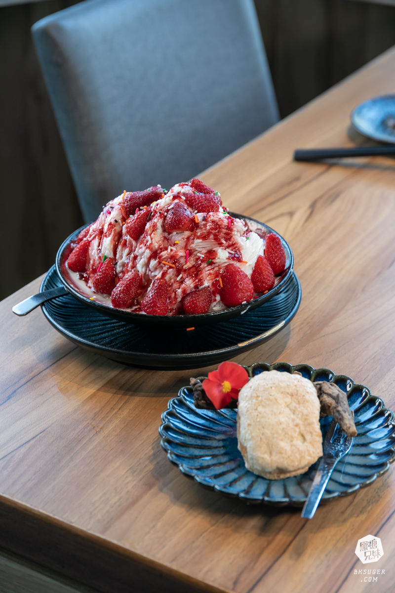 燒肉無双高雄澄清館｜鳳山燒肉氣派的用餐空間-專屬地下停車場｜精緻燒肉套餐2024聚餐推薦