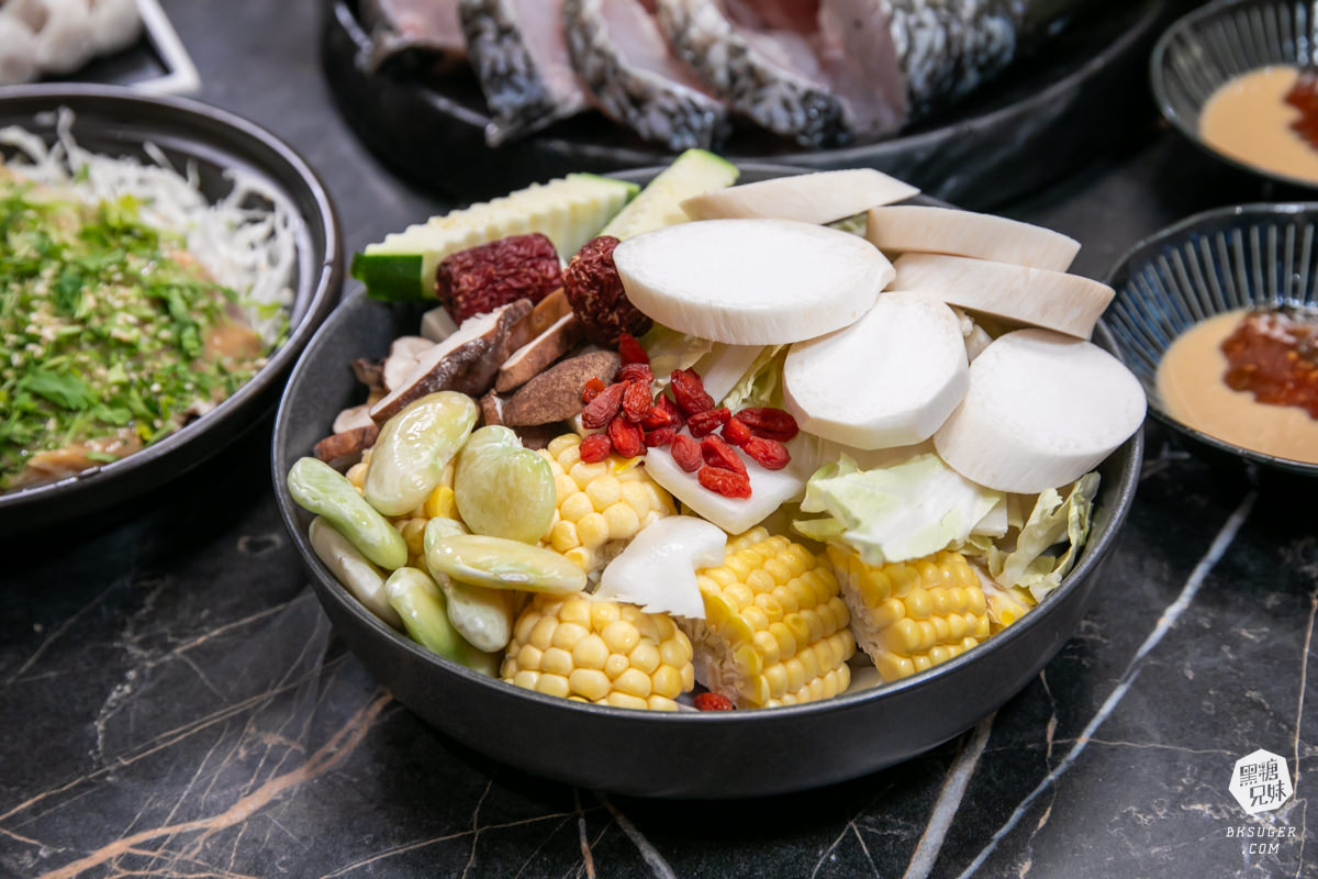 拾宴蒸汽石鍋物|全台唯一草帽鍋-最鮮美的石鍋吃盡海鮮原味|2024超強魚湯鮮美套餐體驗|商務包廂聚餐推薦 - 第22張圖 拾宴蒸汽石鍋物|全台唯一草帽鍋-最鮮美的石鍋吃盡海鮮原味|2024超強魚湯鮮美套餐體驗|商務包廂聚餐推薦