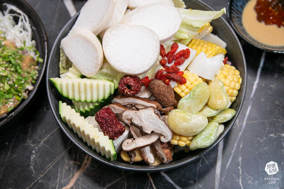 拾宴蒸汽石鍋物|全台唯一草帽鍋-最鮮美的石鍋吃盡海鮮原味|2024超強魚湯鮮美套餐體驗|商務包廂聚餐推薦 - 第23張圖 拾宴蒸汽石鍋物|全台唯一草帽鍋-最鮮美的石鍋吃盡海鮮原味|2024超強魚湯鮮美套餐體驗|商務包廂聚餐推薦