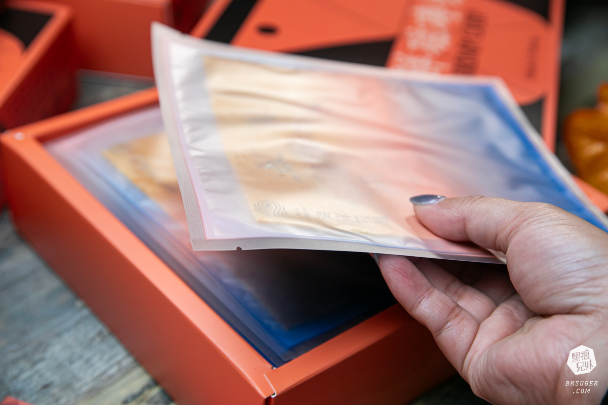 海洋牧場-海鮮磁磚餅|精美蝦餅宛如藝術創作、清新魷魚絲口感在家隨手配酒|蝦餅、魚餅2024伴手禮推薦 - 第14張圖 海洋牧場-海鮮磁磚餅|精美蝦餅宛如藝術創作、清新魷魚絲口感在家隨手配酒|蝦餅、魚餅2024伴手禮推薦