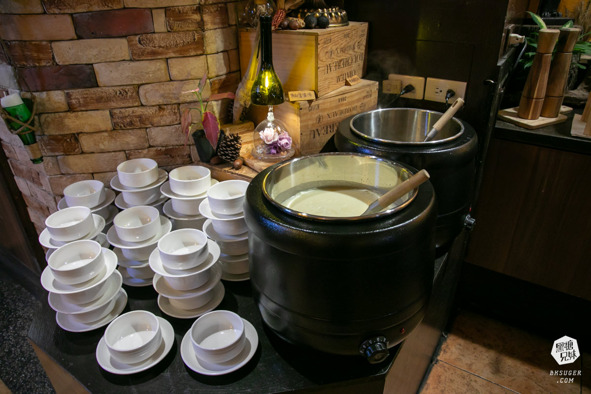 波斯特餐廳|高雄約會餐廳-高貴不貴的威靈頓牛排|2024新推出燉烤龍膽石斑魚排 - 第5張圖 波斯特餐廳|高雄約會餐廳-高貴不貴的威靈頓牛排|2024新推出燉烤龍膽石斑魚排