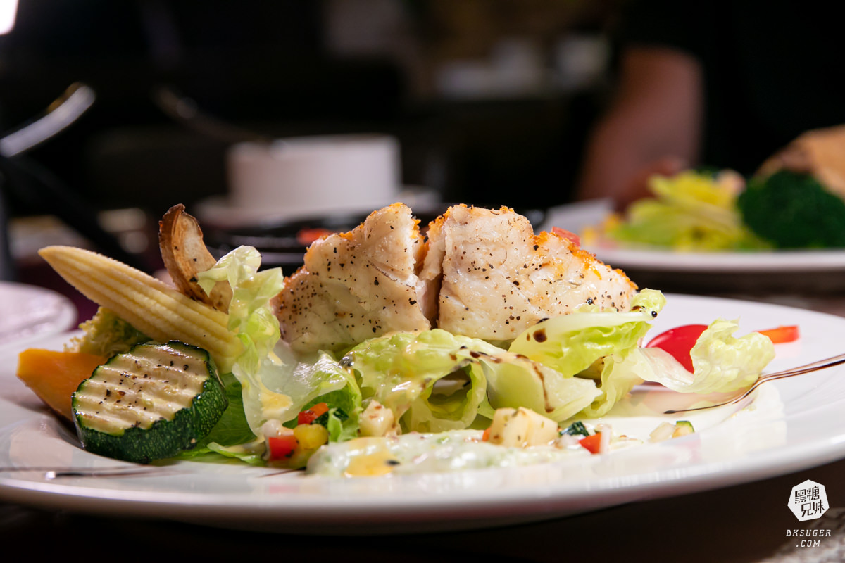 波斯特餐廳|高雄約會餐廳-高貴不貴的威靈頓牛排|2024新推出燉烤龍膽石斑魚排 - 第33張圖 波斯特餐廳|高雄約會餐廳-高貴不貴的威靈頓牛排|2024新推出燉烤龍膽石斑魚排