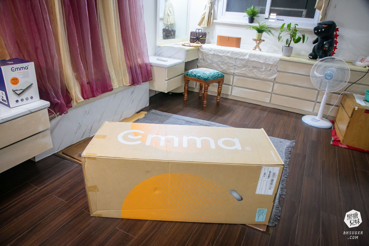 EMMA 床墊推薦開箱|石墨烯黑鑽床墊、保潔墊推薦,好睡的涼感科技黑鑽石記憶枕!標準雙人床墊可試睡100天、捲包床運送 - 第6張圖 EMMA 床墊推薦開箱|石墨烯黑鑽床墊、保潔墊推薦,好睡的涼感科技黑鑽石記憶枕!標準雙人床墊可試睡100天、捲包床運送