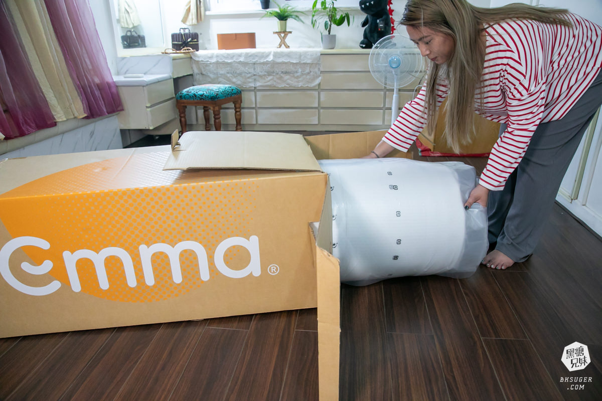 EMMA 床墊推薦開箱|石墨烯黑鑽床墊、保潔墊推薦,好睡的涼感科技黑鑽石記憶枕!標準雙人床墊可試睡100天、捲包床運送 - 第9張圖 EMMA 床墊推薦開箱|石墨烯黑鑽床墊、保潔墊推薦,好睡的涼感科技黑鑽石記憶枕!標準雙人床墊可試睡100天、捲包床運送